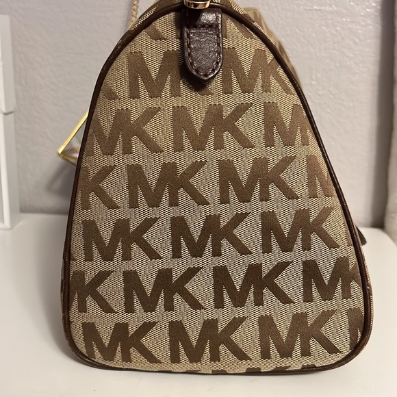 Michael kors purse - Picture 7 of 10